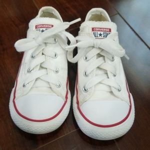 Kids converse